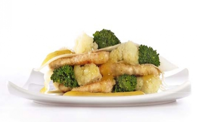 Lasaña abierta de pollo y verduras al curry
